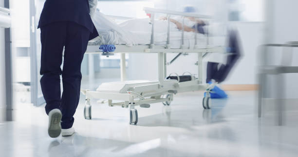 Les histoires créent un lien immédiat entre le professionnel et le patient. Ainsi, elles humanisent les soins et rassurent. Ensuite,